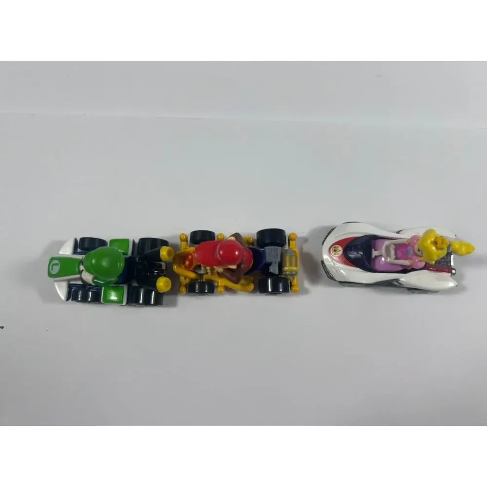 Hot Wheels Mario Kart Lot - Luigi, Diddy Kong & Princess Peach Die-Cast Cars